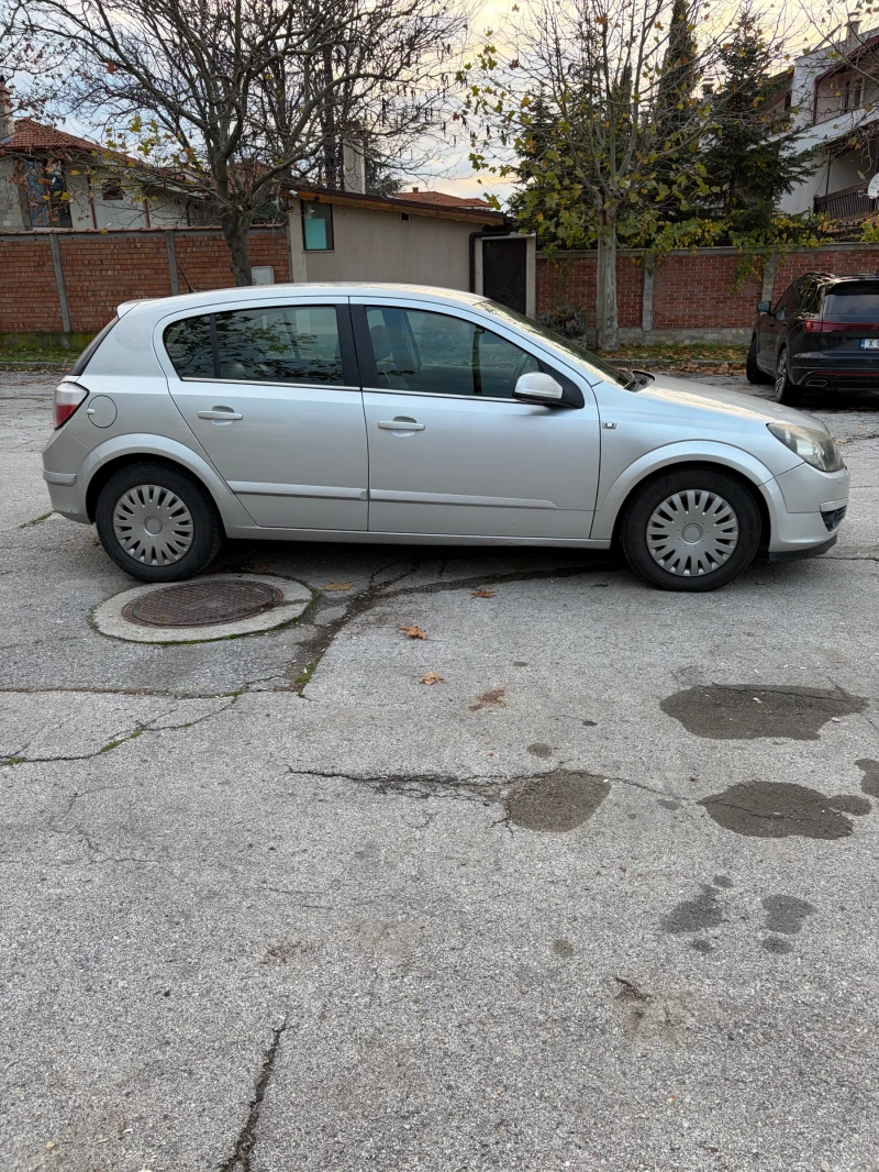 Opel Astra 1.7 CDTI, снимка 3 - Автомобили и джипове - 52644240