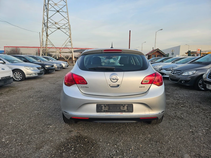 Opel Astra 1.7CDTI ПЕРФЕКТНА, снимка 6 - Автомобили и джипове - 52846930