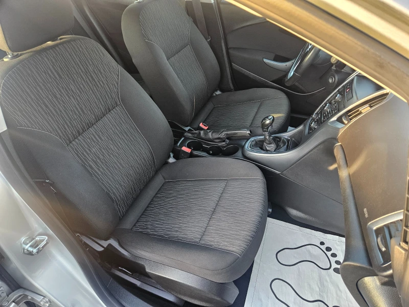 Opel Astra 1.7CDTI ПЕРФЕКТНА, снимка 15 - Автомобили и джипове - 52846930