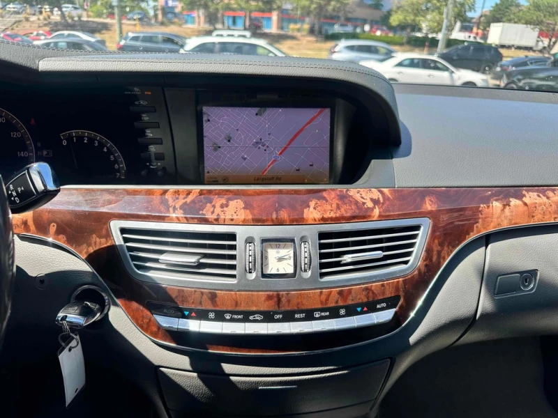 Mercedes-Benz S 550 * * CARFAX * * АВТО КРЕДИТ * * , снимка 12 - Автомобили и джипове - 53058739