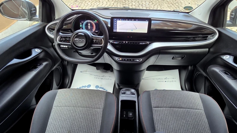 Fiat 500 42KWh/Navi/СЕРВИЗНА ИСТОРИЯ, снимка 9 - Автомобили и джипове - 53471136