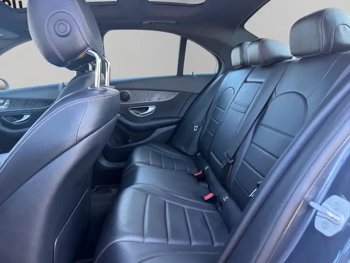 Mercedes-Benz C 300 * CARFAX * АВТО КРЕДИТ * , снимка 14 - Автомобили и джипове - 54905335