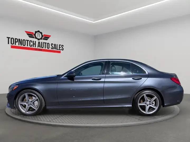 Mercedes-Benz C 300 * CARFAX * АВТО КРЕДИТ * , снимка 5 - Автомобили и джипове - 54905335