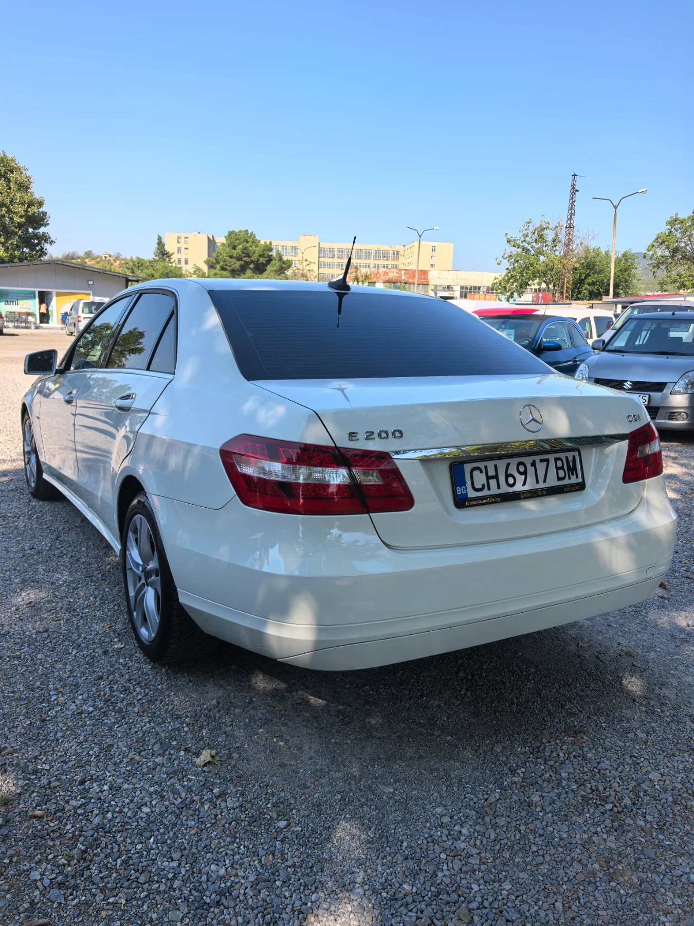 Mercedes-Benz E 200  - изображение 5