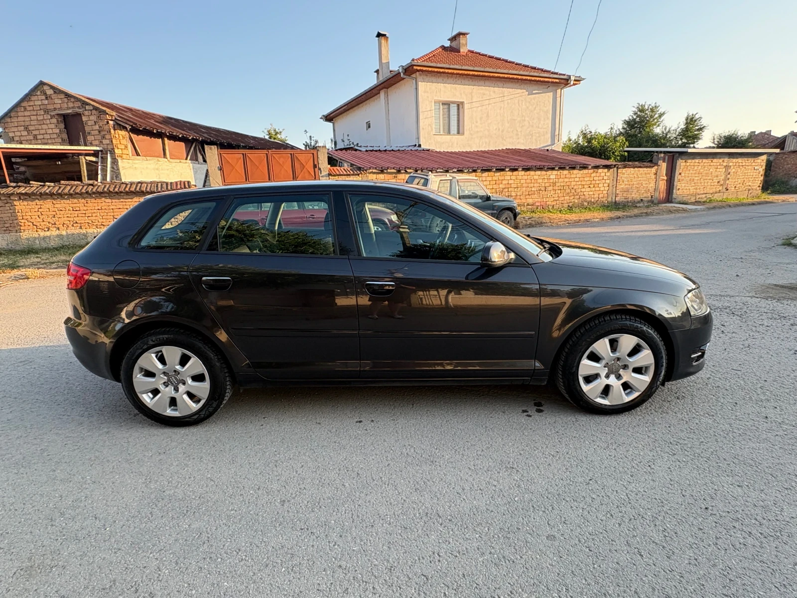 Audi A3 Sportback 2.0TDI 140КС Автоматик - изображение 4