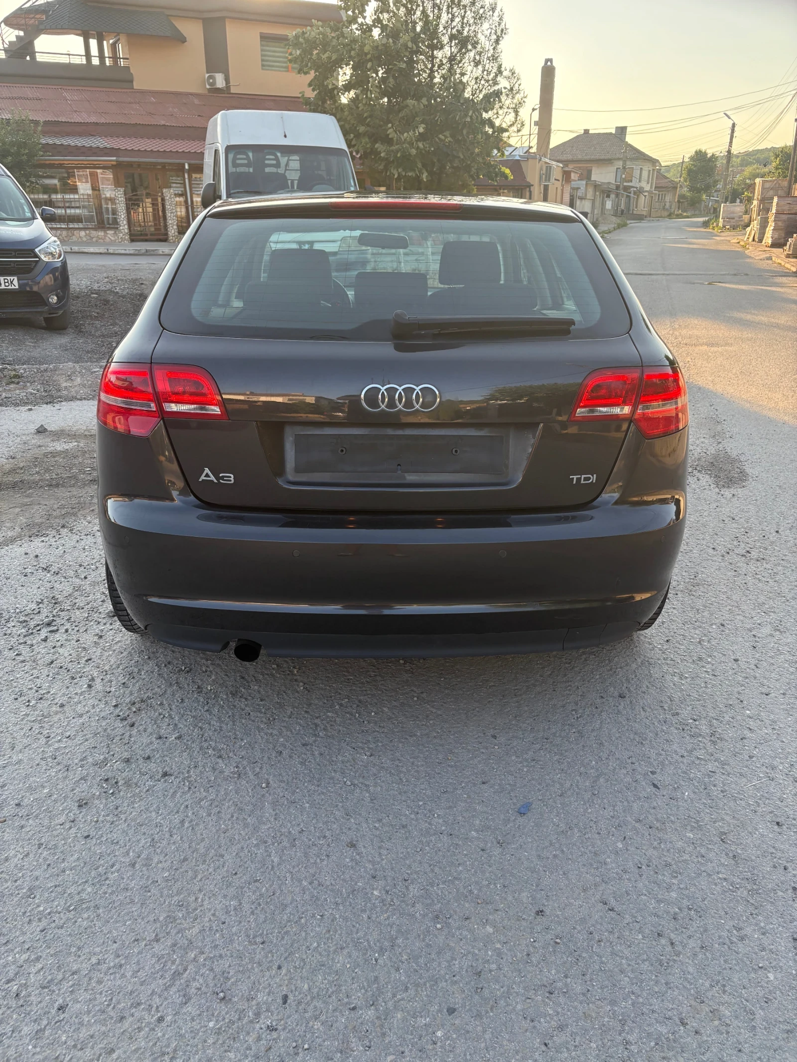 Audi A3 Sportback 2.0TDI 140КС Автоматик - изображение 6