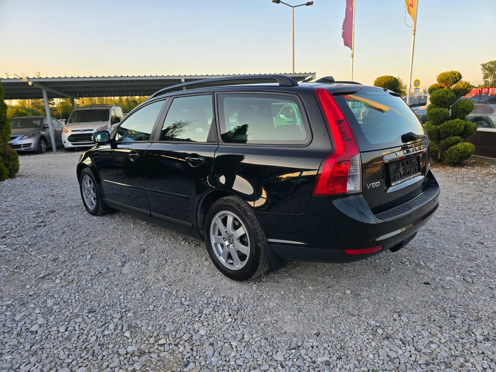 Volvo V50 2.0D АВТОМАТИК ! ! РЕАЛНИ КИЛОМЕТРИ - изображение 3