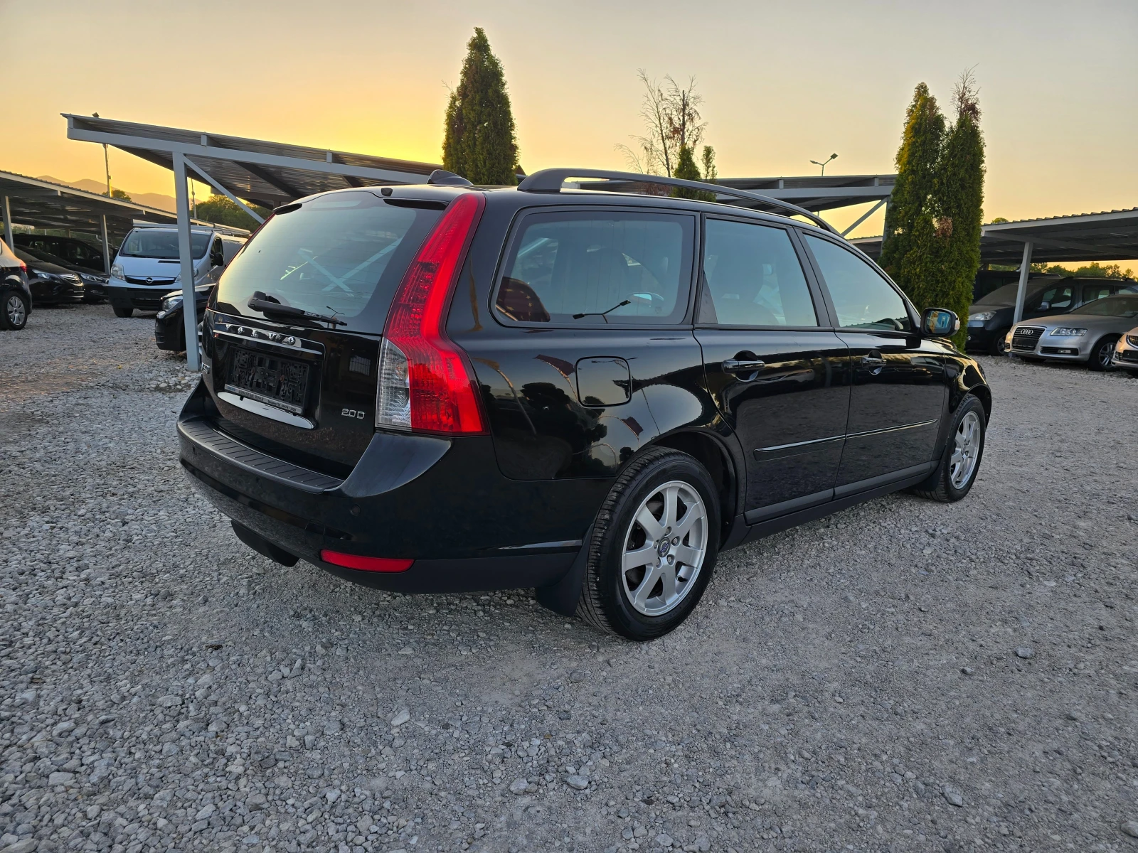 Volvo V50 2.0D АВТОМАТИК ! ! РЕАЛНИ КИЛОМЕТРИ - изображение 5