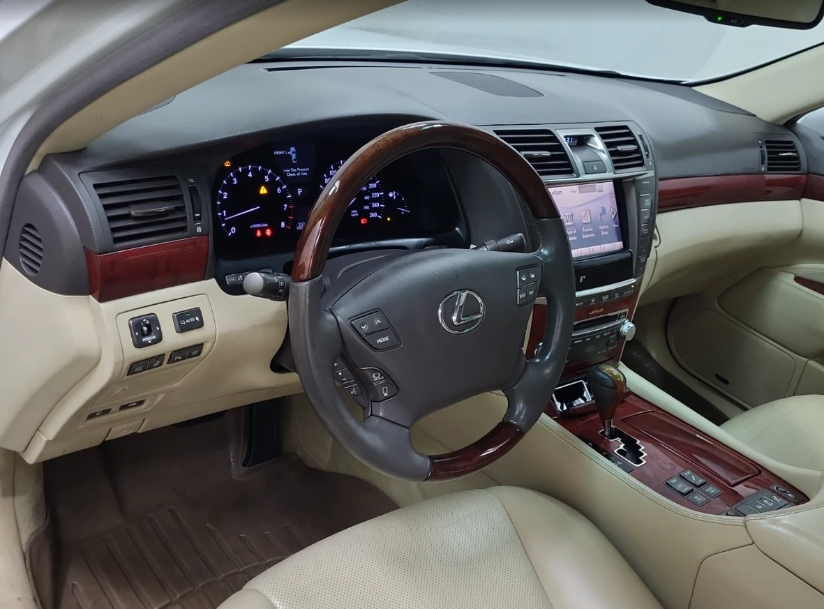 Lexus LS 460 SWB - изображение 8