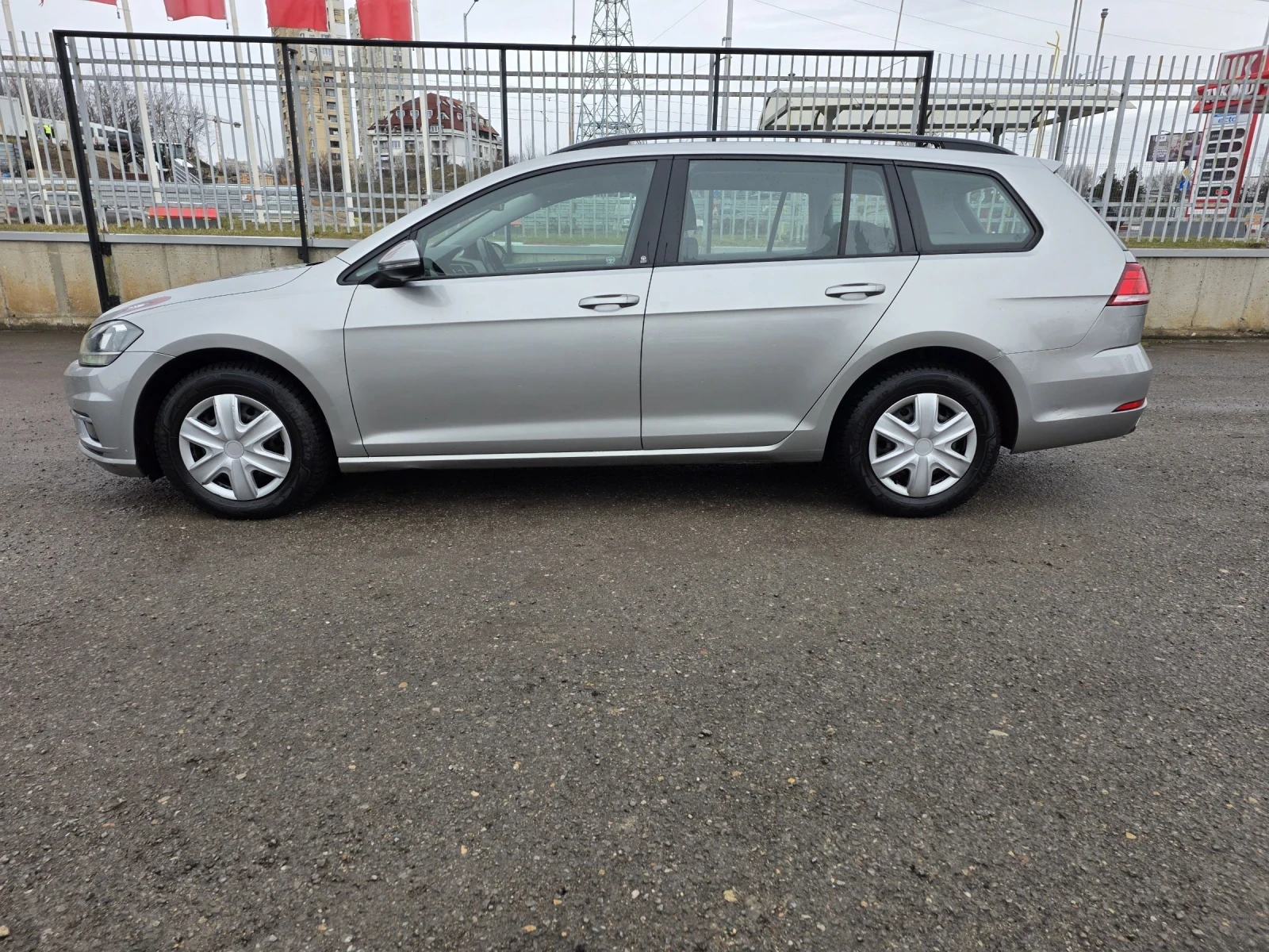 VW Golf Variant 1.6 ТДИ/116КС/АВТОМАТИК/ - изображение 8