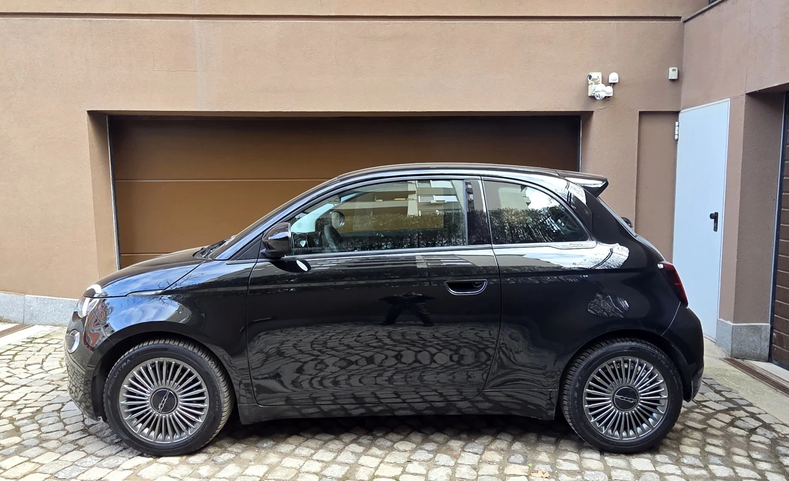 Fiat 500 42KWh/Navi/СЕРВИЗНА ИСТОРИЯ - изображение 5