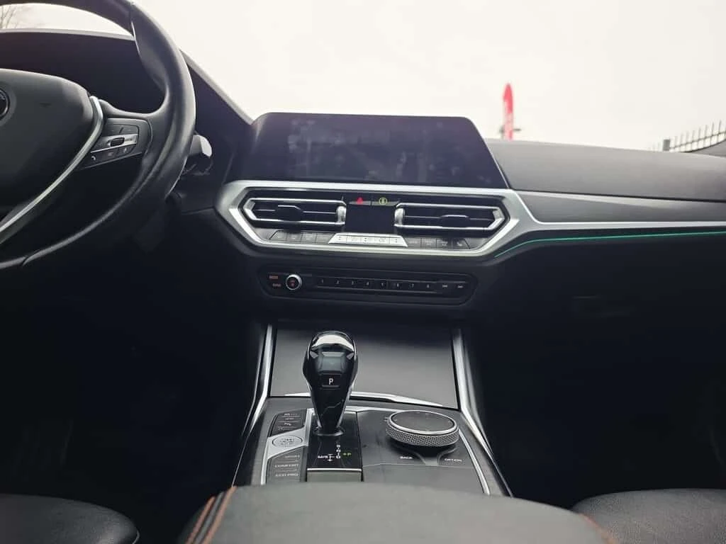 BMW 330 330i xDrive NO ACCIDENTS/HUD/HARMAN KARDON/CARPLA , снимка 7 - Автомобили и джипове - 53949347