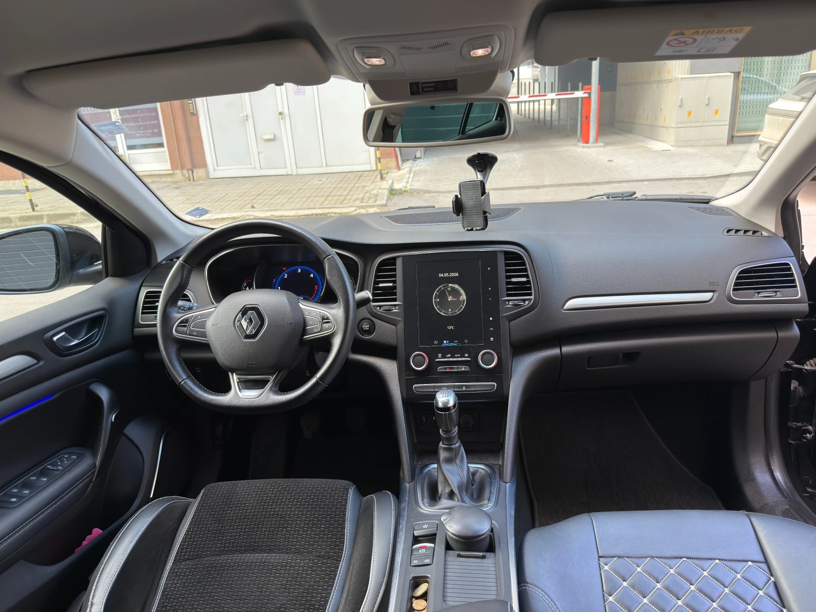 Renault Megane Intense 70 000km, снимка 13 - Автомобили и джипове - 54101415