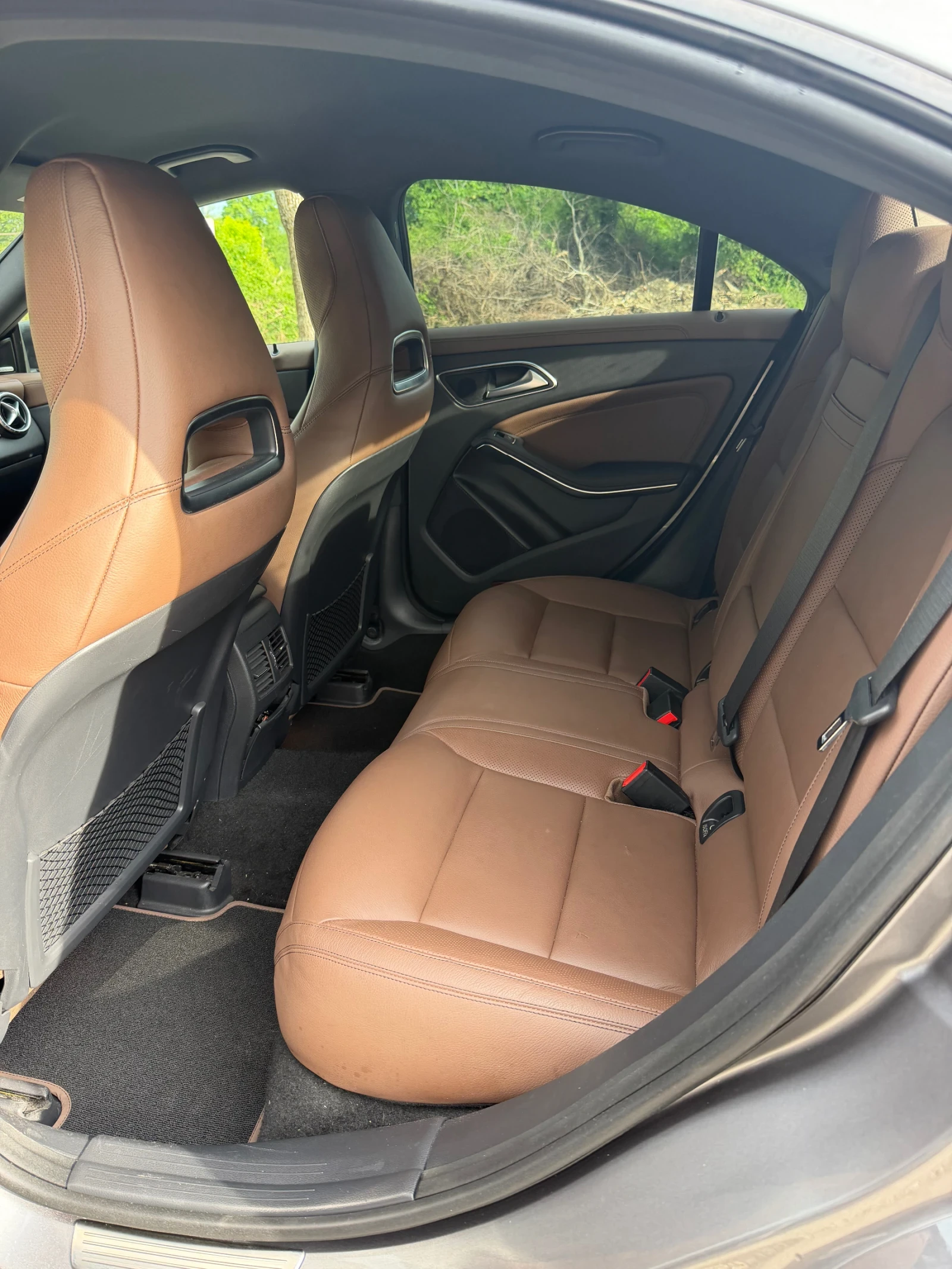 Mercedes-Benz CLA 220 DISTRONIC/MEMORY/FULL LED/ HARMAN KARDON , снимка 8 - Автомобили и джипове - 54575577