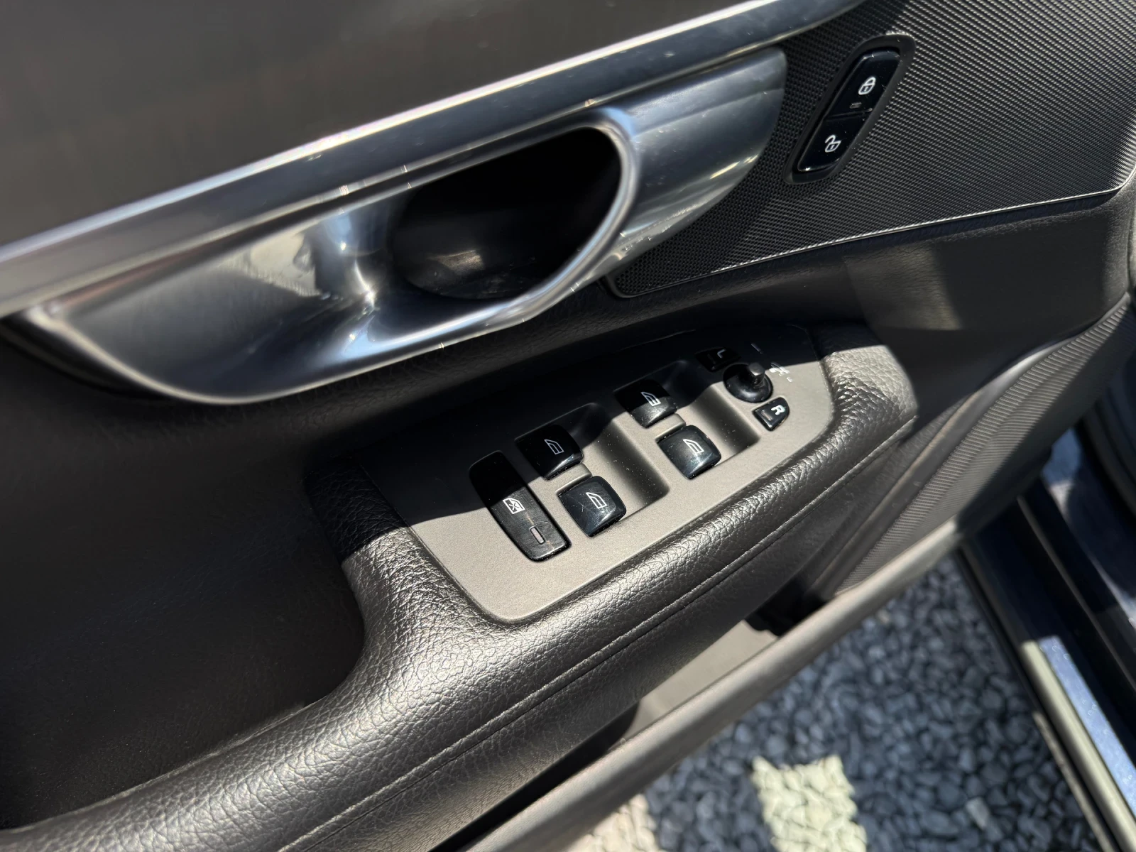 Volvo S90 D4 2.0d 190kc Momentum Geartronic , снимка 12 - Автомобили и джипове - 55050035