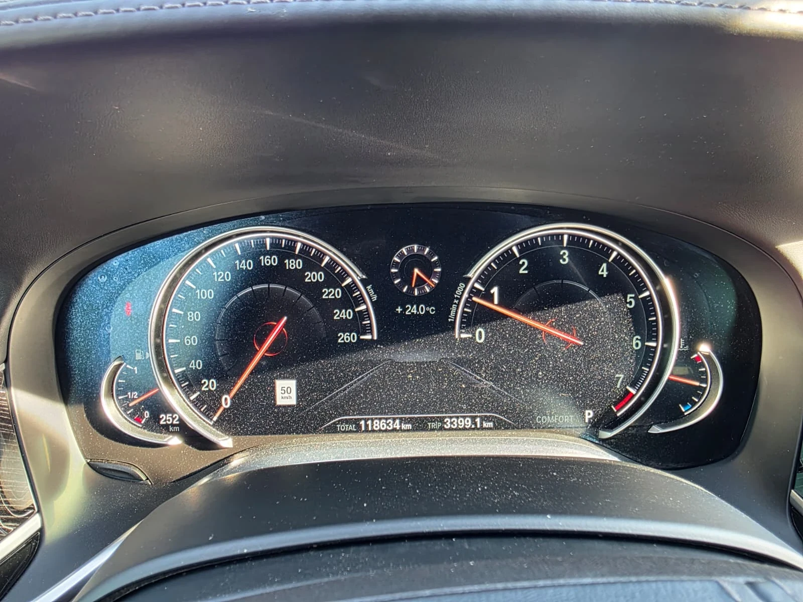 BMW 750 HARMAN KARDON* 360* ПОДГРЕВ* ОБДУХВАНЕ, снимка 10 - Автомобили и джипове - 55187609