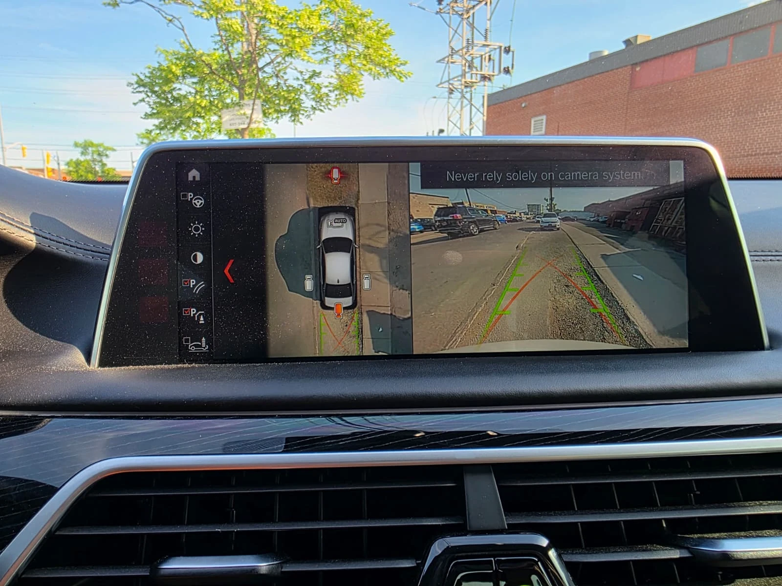 BMW 750 HARMAN KARDON* 360* ПОДГРЕВ* ОБДУХВАНЕ, снимка 16 - Автомобили и джипове - 55187609