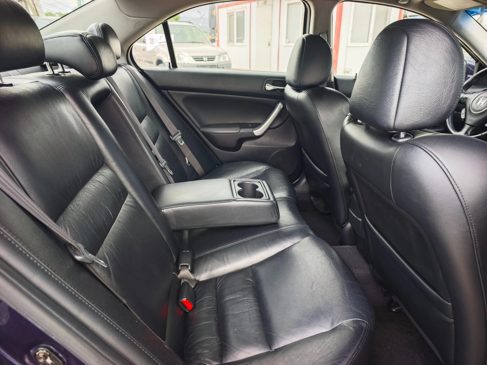 Honda Accord 2.4i-VTEC ГАЗ АВТОМАТ, снимка 11 - Автомобили и джипове - 55211082