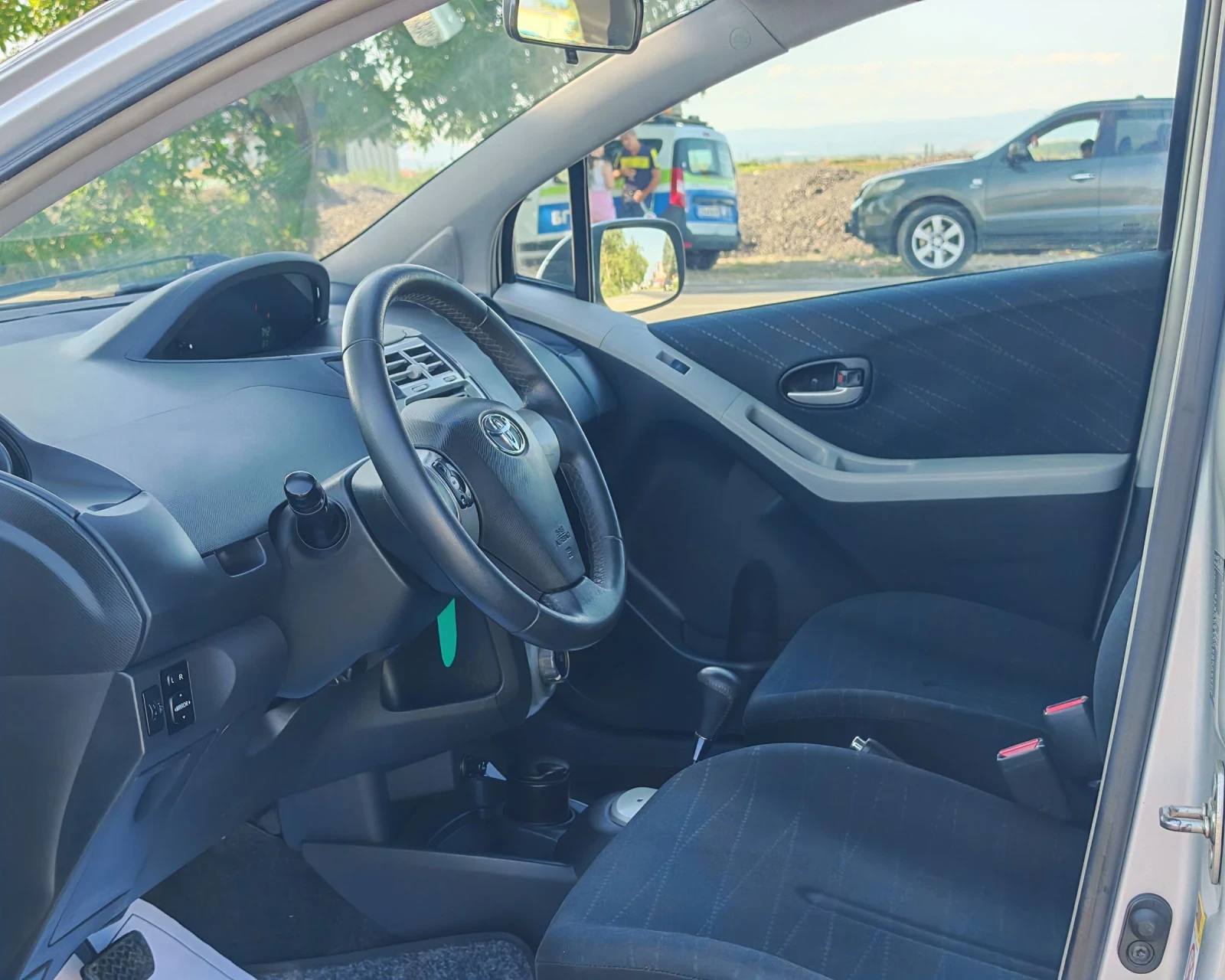 Toyota Yaris 1.3 БЕНЗИН 87 К.С. АВТОМАТ! УНИКАЛНО СЪСТОЯНИЕ!, снимка 8 - Автомобили и джипове - 55242084