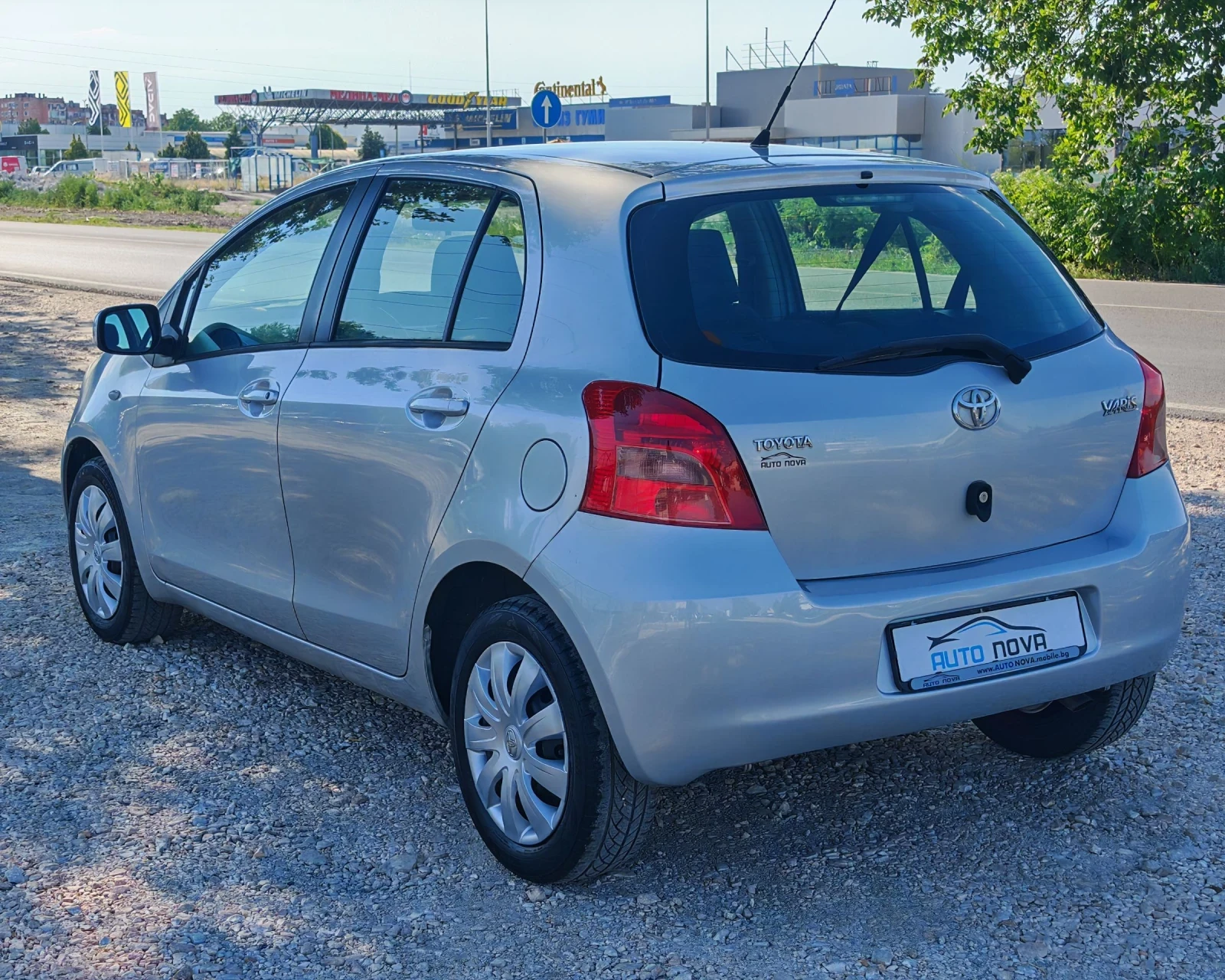 Toyota Yaris 1.3 БЕНЗИН 87 К.С. АВТОМАТ! УНИКАЛНО СЪСТОЯНИЕ!, снимка 7 - Автомобили и джипове - 55242084
