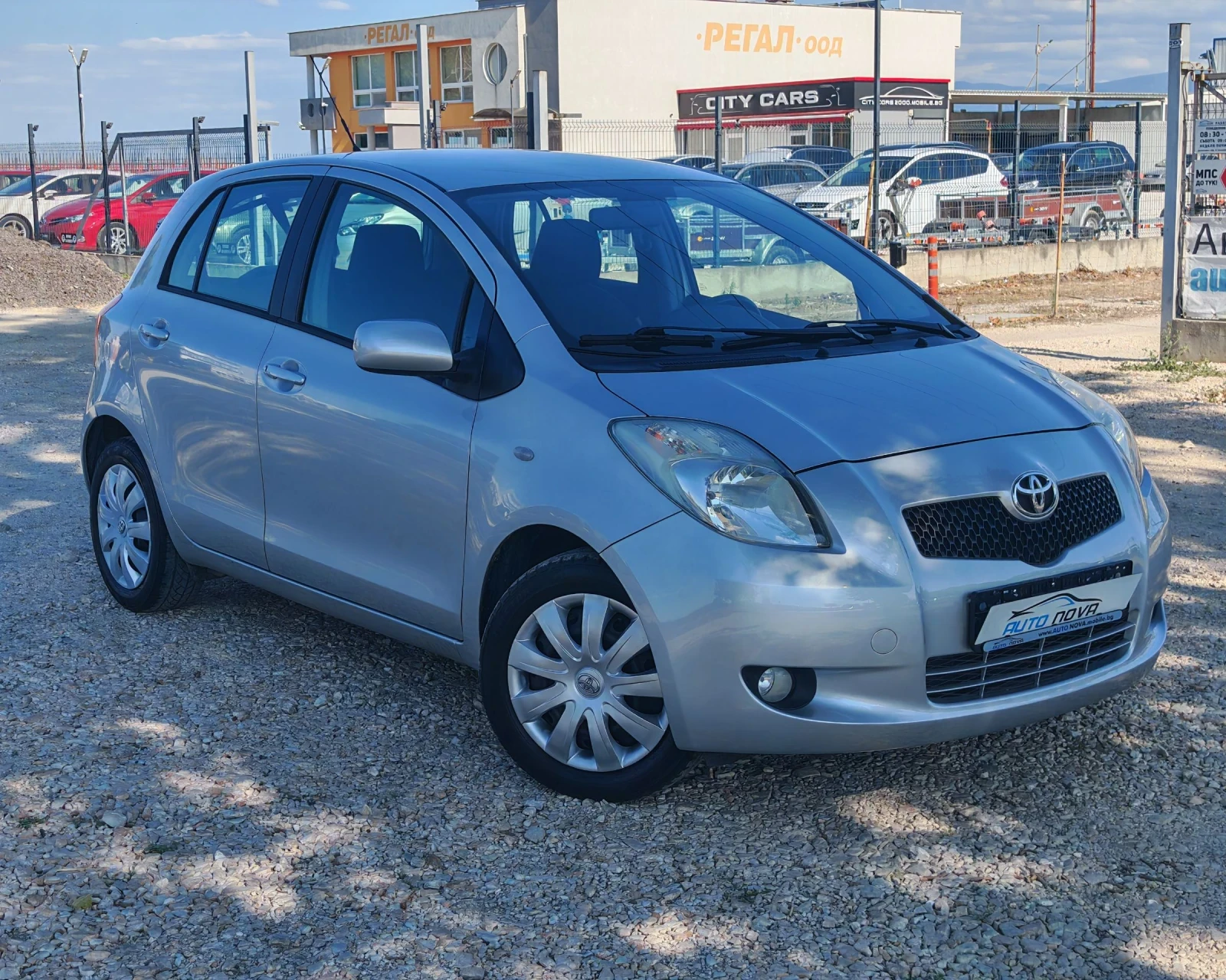 Toyota Yaris 1.3 БЕНЗИН 87 К.С. АВТОМАТ! УНИКАЛНО СЪСТОЯНИЕ!, снимка 15 - Автомобили и джипове - 55242084