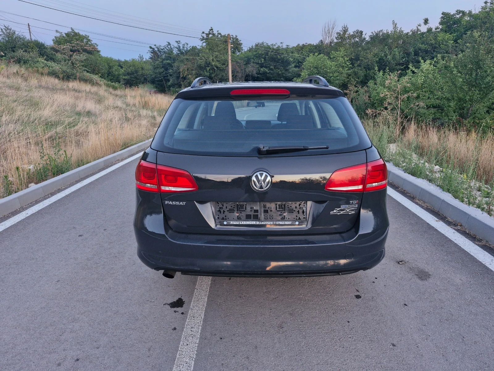 VW Passat 1.6TDI, снимка 5 - Автомобили и джипове - 55291345
