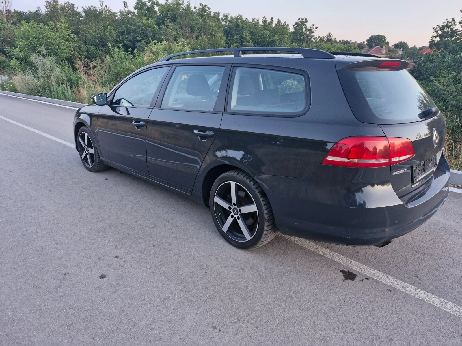 VW Passat 1.6TDI, снимка 6 - Автомобили и джипове - 55291345