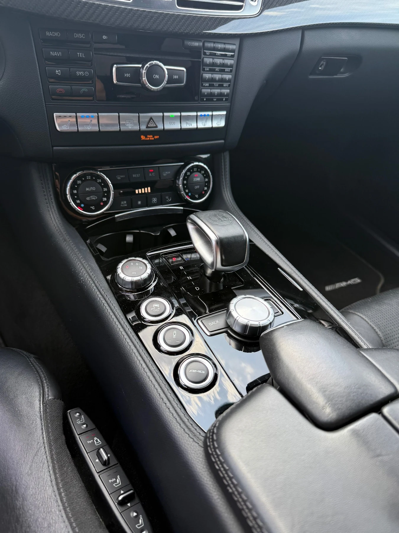 Mercedes-Benz CLS 63 AMG Performance pack/LSD/557кс/Carbon, снимка 12 - Автомобили и джипове - 55302889