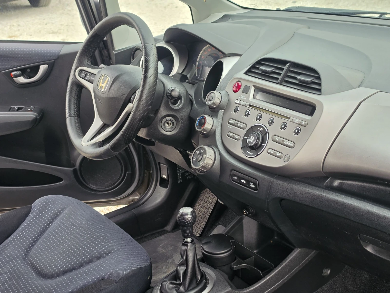 Honda Jazz бензин 90 коня, снимка 12 - Автомобили и джипове - 55799623