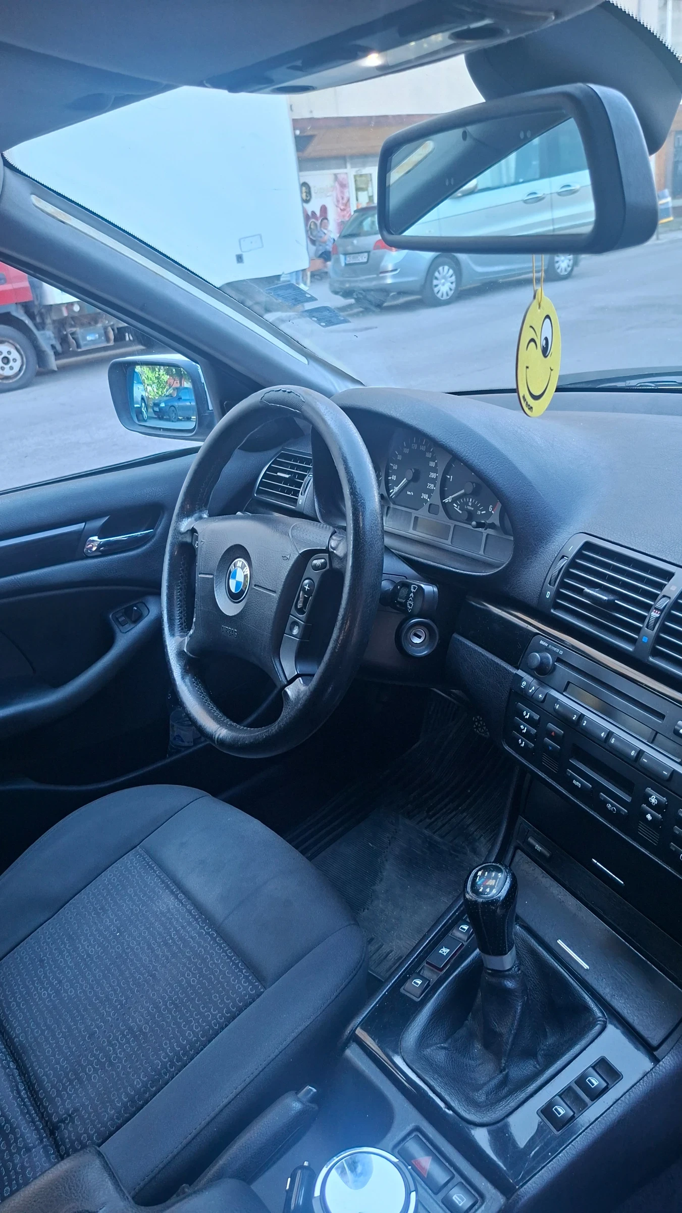 BMW 320, снимка 15 - Автомобили и джипове - 56058377