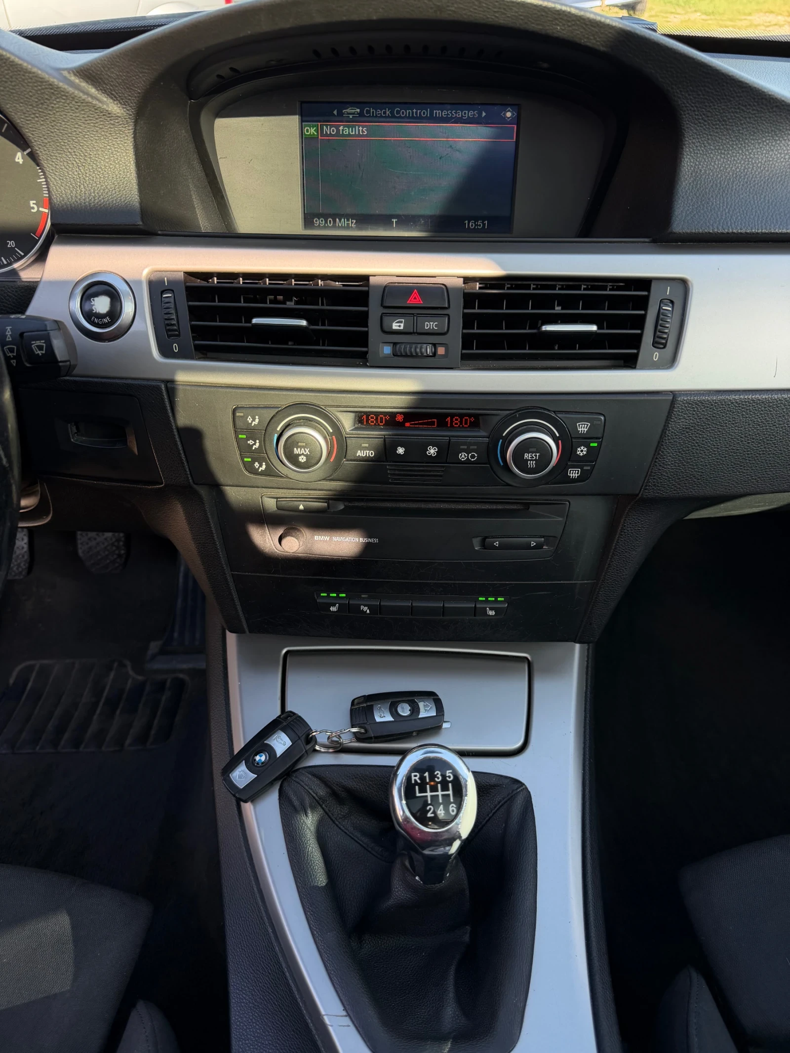 BMW 318 D M47 РЕКАРО / ПАНОРАМА, снимка 16 - Автомобили и джипове - 56059247