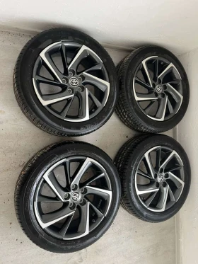 Toyota C-HR 1.8 Hybrid GR Изпълнение, снимка 1