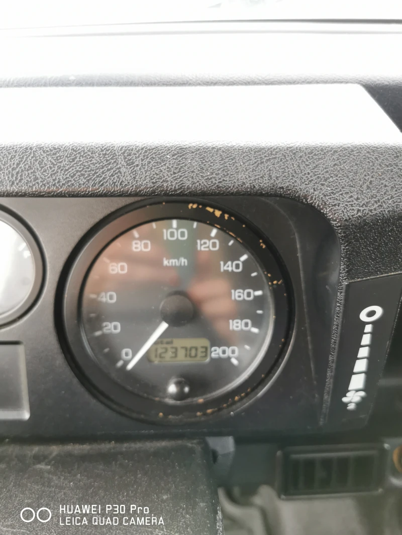 Land Rover Defender 90 HARD TOP, снимка 15 - Автомобили и джипове - 49821828