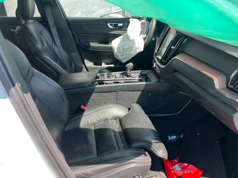Volvo XC60 2.0 T5, снимка 10 - Автомобили и джипове - 50043213