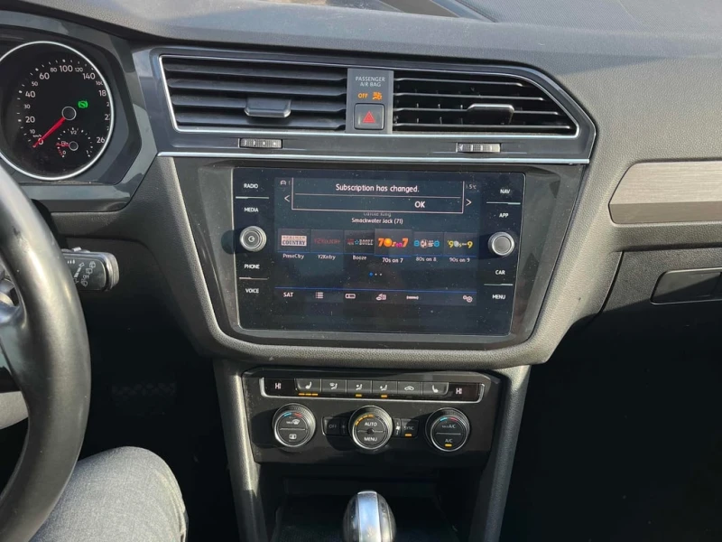 VW Tiguan * Comfortline * CARFAX * , снимка 9 - Автомобили и джипове - 52769785