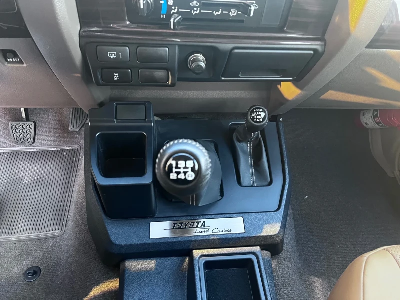 Toyota Land cruiser 70th Anniversary , снимка 10 - Автомобили и джипове - 53078307