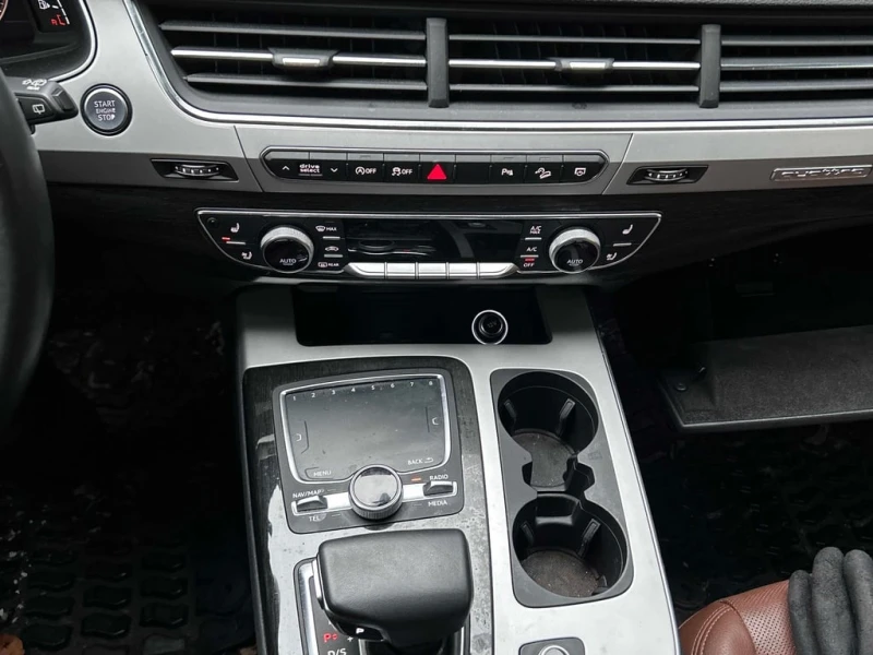 Audi Q7 * Progressiv * CARFAX * БЕЗ ПЪРВОНАЧАЛНА ВНОСКА, снимка 9 - Автомобили и джипове - 53150601