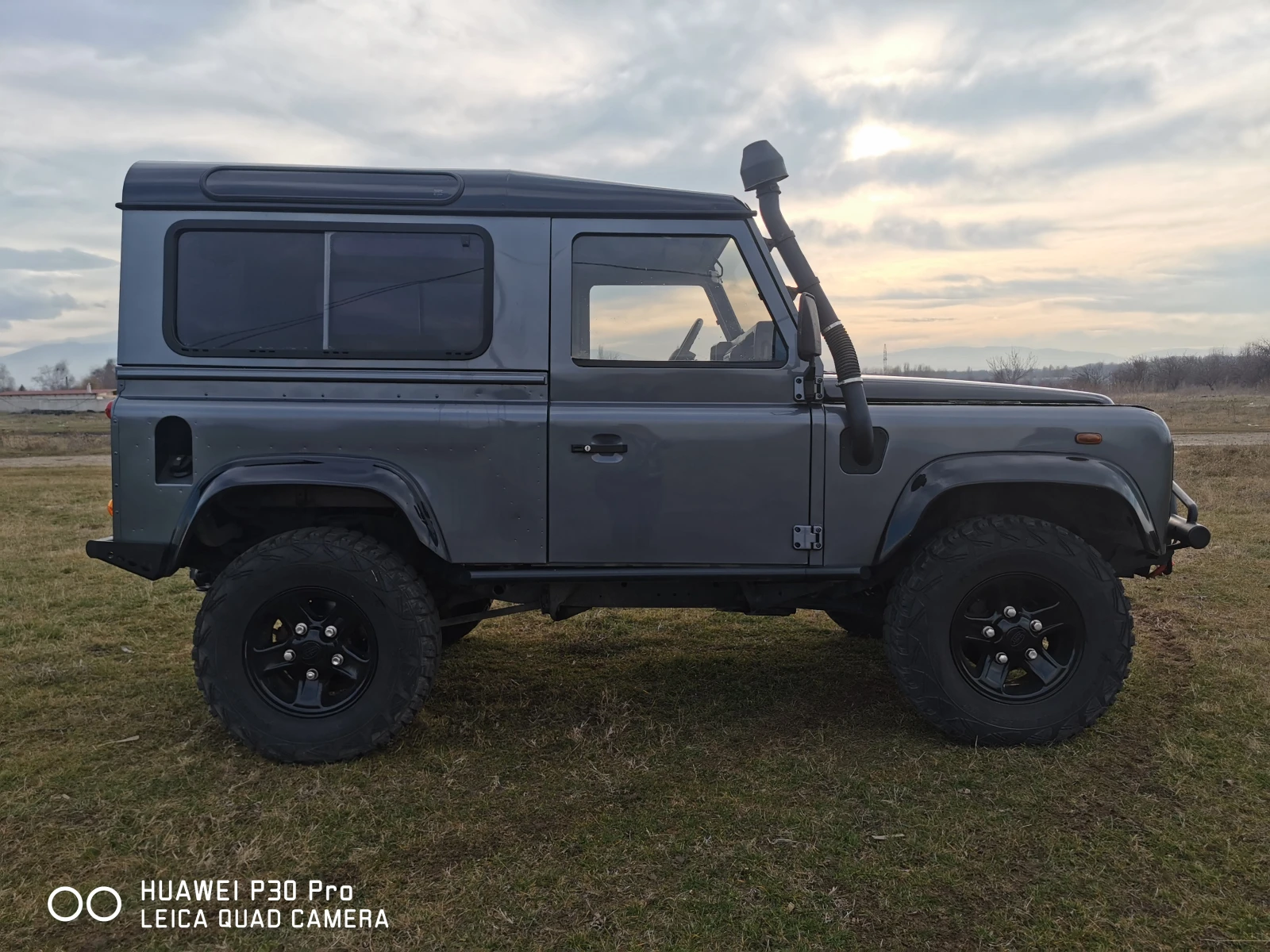 Land Rover Defender 90 HARD TOP - изображение 8