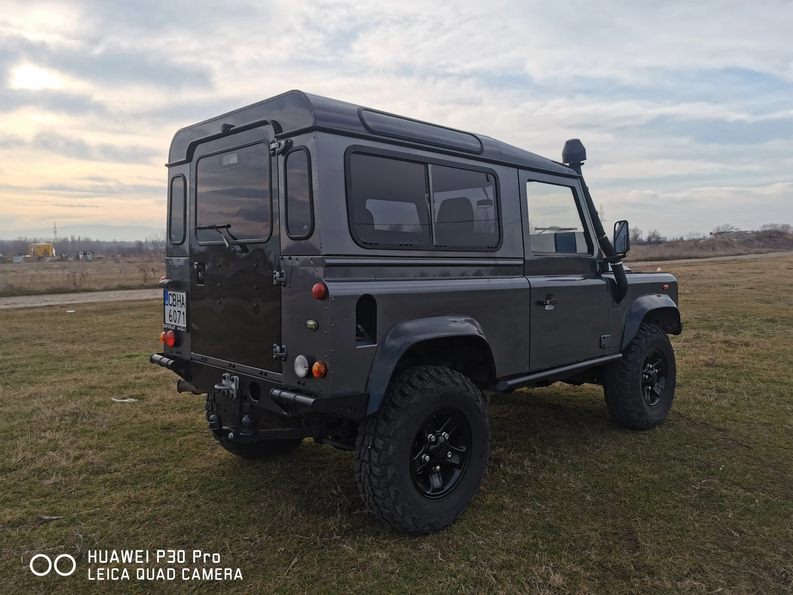 Land Rover Defender 90 HARD TOP - изображение 7