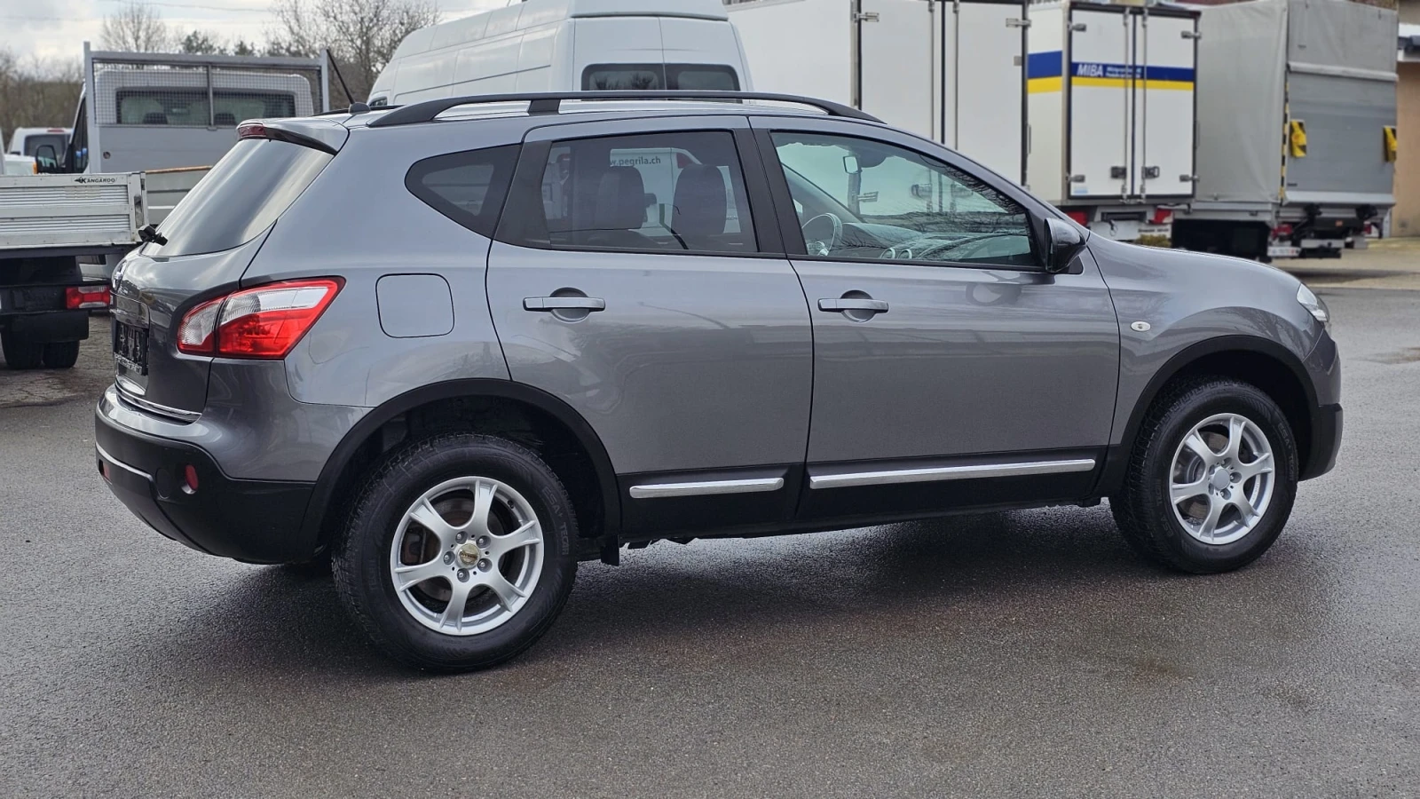 Nissan Qashqai 2.0i 4x4 AUTO CH-СЕРВИЗ ИСТ.-КАМЕРА 360 -ЛИЗИНГ - изображение 6