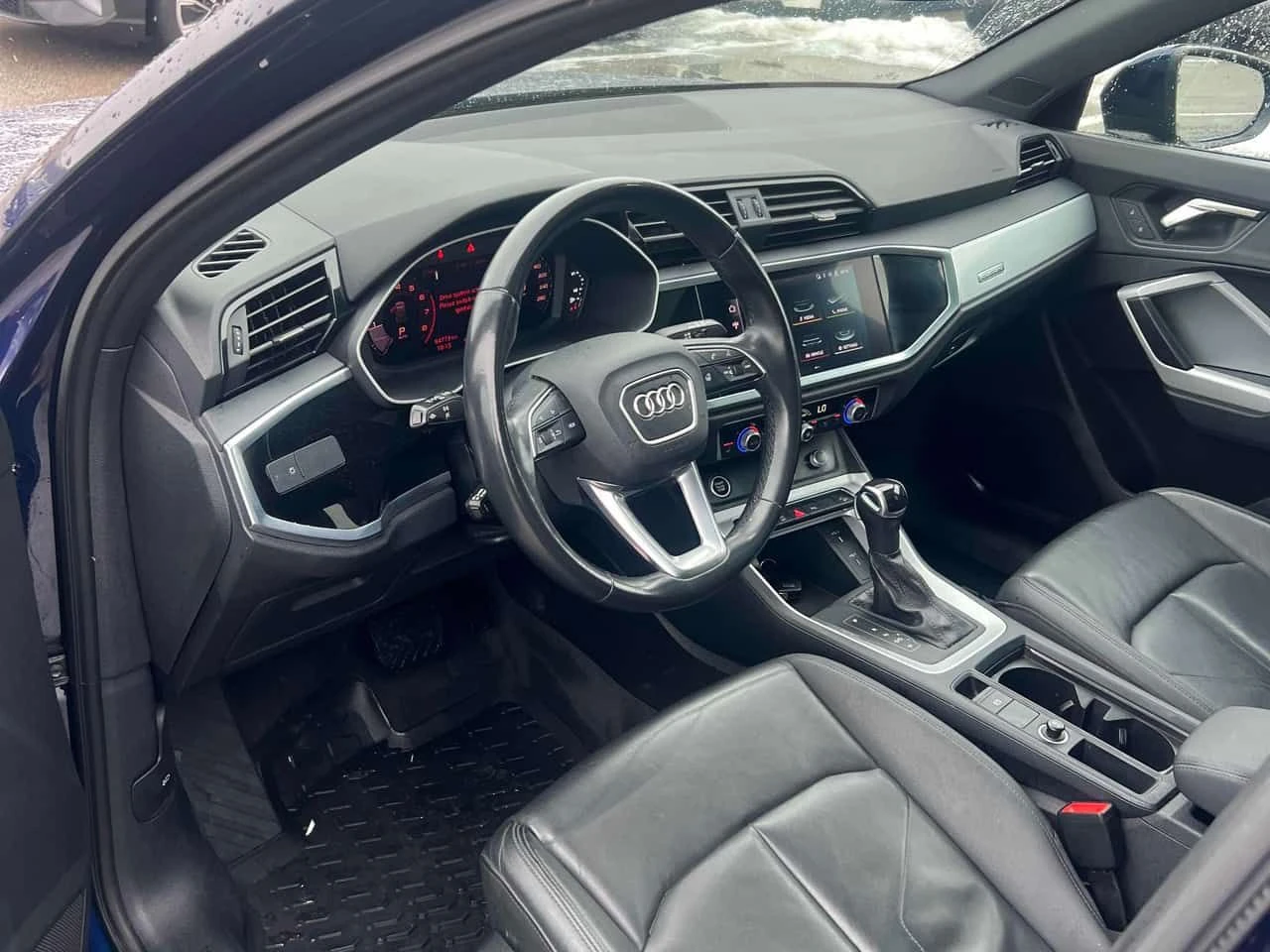 Audi Q3 * Komfort * CARFAX * ������ * ������� * NAVI | Mobile.bg � ����������� 5