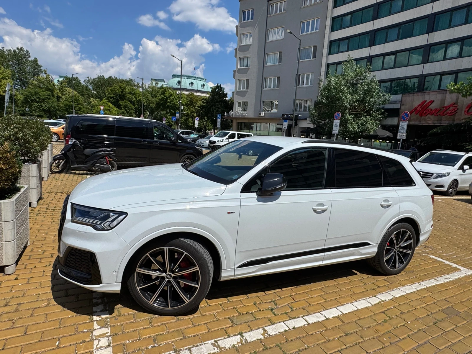 Audi Q7, снимка 8 - Автомобили и джипове - 54991829