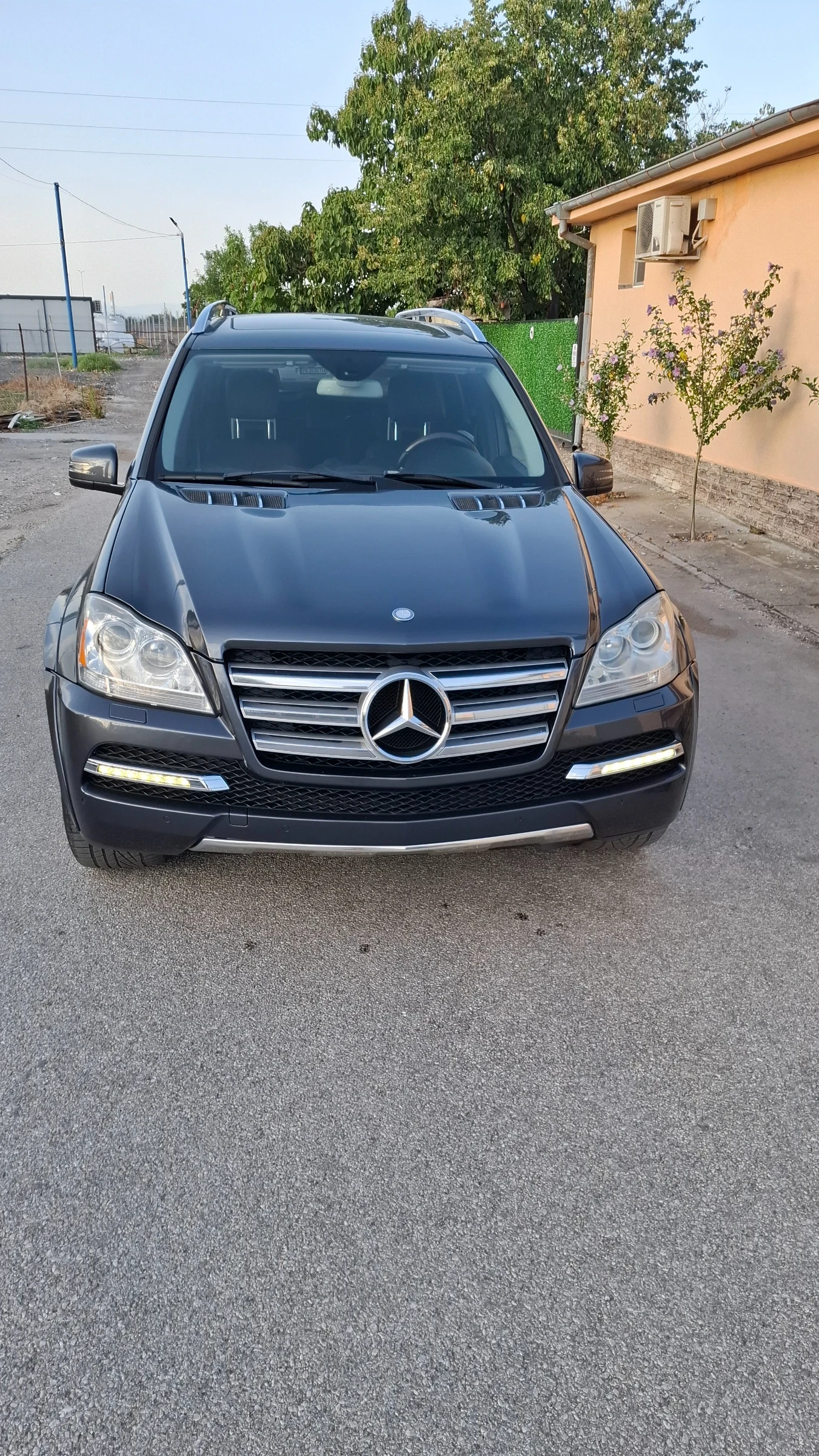 Mercedes-Benz GL 550 AMG GRAND EDITION , снимка 2 - Автомобили и джипове - 55866337