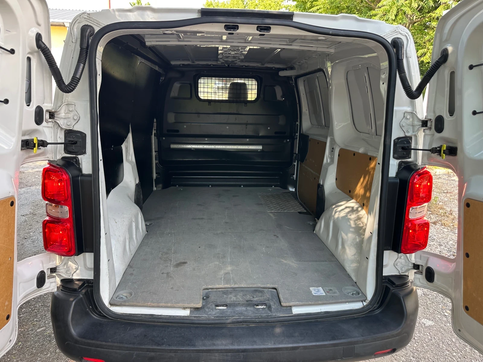 Citroen Jumpy 1.6 HDI 21700 km, снимка 10 - Бусове и автобуси - 55143003