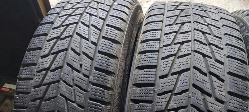 Гуми Зимни 245/45R18, снимка 2 - Гуми и джанти - 33741034