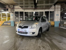 Toyota Yaris 1.3, снимка 1
