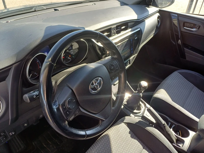 Toyota Auris 1.6d4d euro6 , снимка 9 - Автомобили и джипове - 47429568