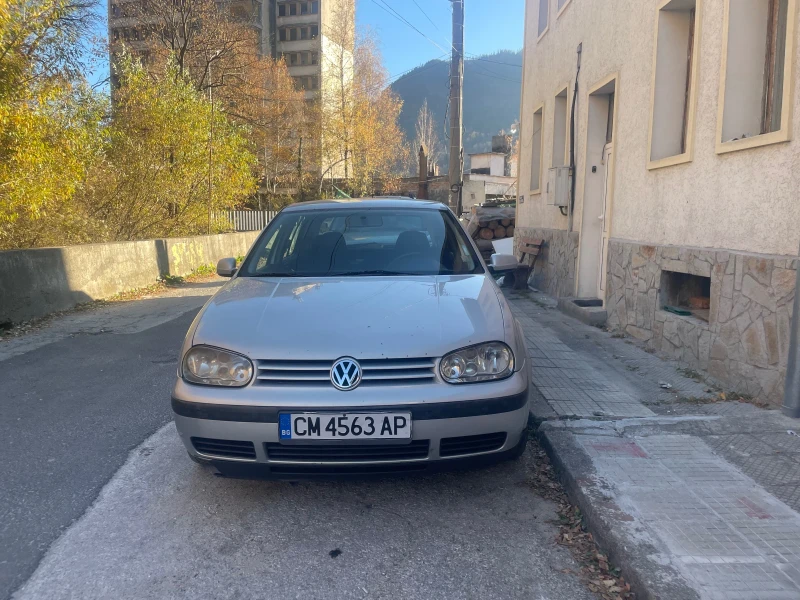 VW Golf, снимка 1 - Автомобили и джипове - 47903651