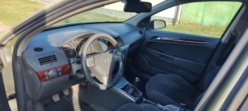 Opel Astra 1.6, снимка 9 - Автомобили и джипове - 49431020