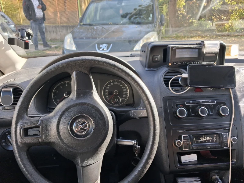 VW Caddy, снимка 6 - Автомобили и джипове - 53079221